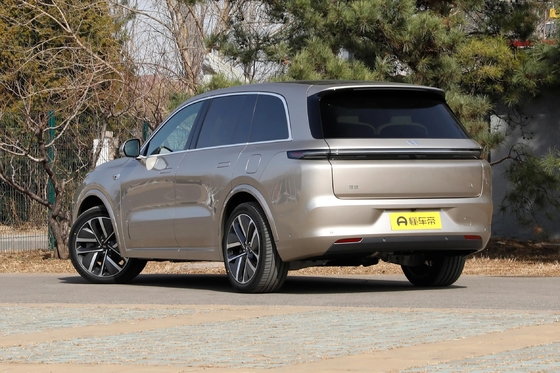 6.5시간 빠른 충전 시간 2023년 리타리움 배터리를 탑재한 전기 SUV 리원 L8 맥스