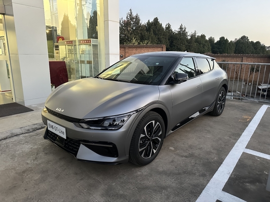 2023 기아 EV6 5개의 문 5개의 좌석 순수 전기 자동차 671KM 범위와 회색 엔진 유형