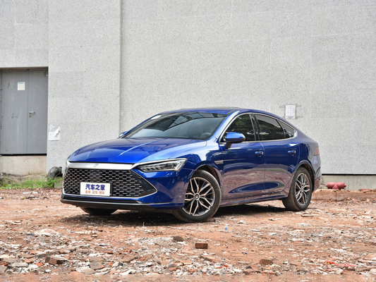 맞춤형 2023 Byd Qin 플러스 전기 자동차 세단 4도어 5석 체구 구조