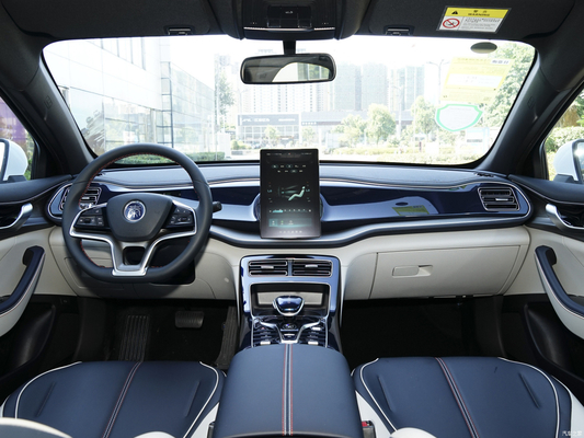 맞춤형 2023 Byd Qin 플러스 전기 자동차 세단 4도어 5석 체구 구조