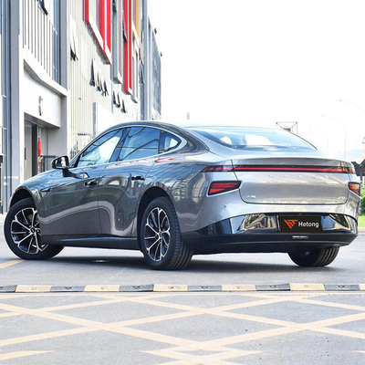 2022 Xpeng P7 586G 전기차 4륜 5석 고속 빨간색/백색 중국 자동차