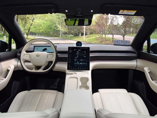 2024 NIO ES6 4WD 순수 전기 SUV 625km 범위와 고급 인테리어 기술