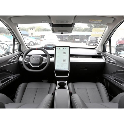 2022 Neta V 300 라이트 4륜 전기 차량 5 좌석 최대 120kW의 전력