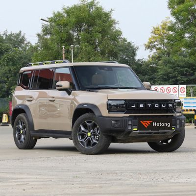 제토어 트래블러 2024 4WD SUV와 빠른 속도 상승 및 빨간색 / 파란색 제토어 트래블러 2.0T