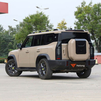 제토어 트래블러 2024 4WD SUV와 빠른 속도 상승 및 빨간색 / 파란색 제토어 트래블러 2.0T