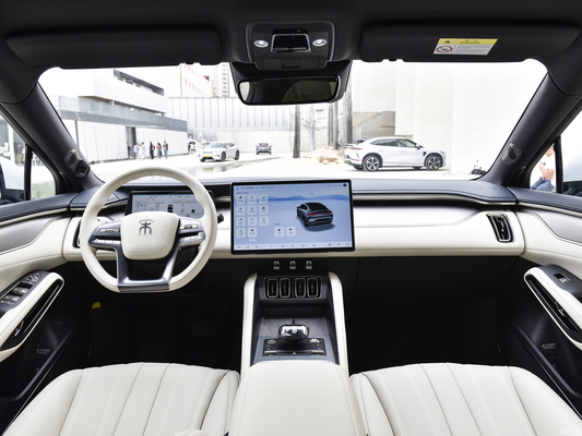 150kW의 모터 전력과 199/201 Km/h 최대 속도